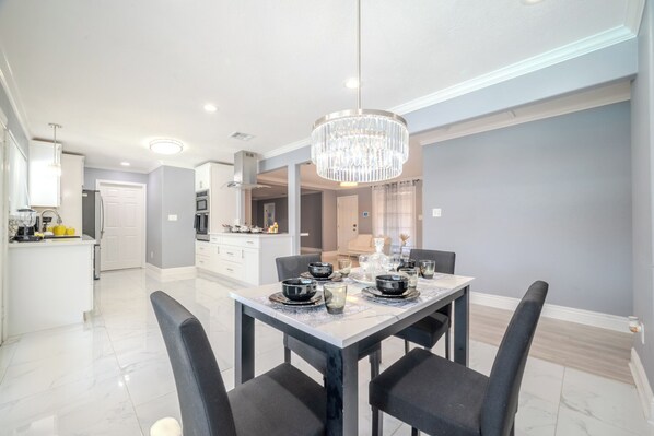 Dining - Spacious 4-bedroom house in awesome Houston (Houston)