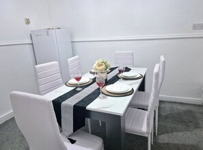 تناول الطعام