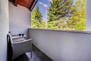 Property grounds - Plitvice Lakes Apartments and Rooms 3, Plitvice Lakes - Irinovac, Croatia (Plitvice Lakes - Irinovac)