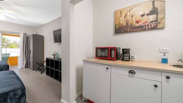 Blackout drapes, free WiFi