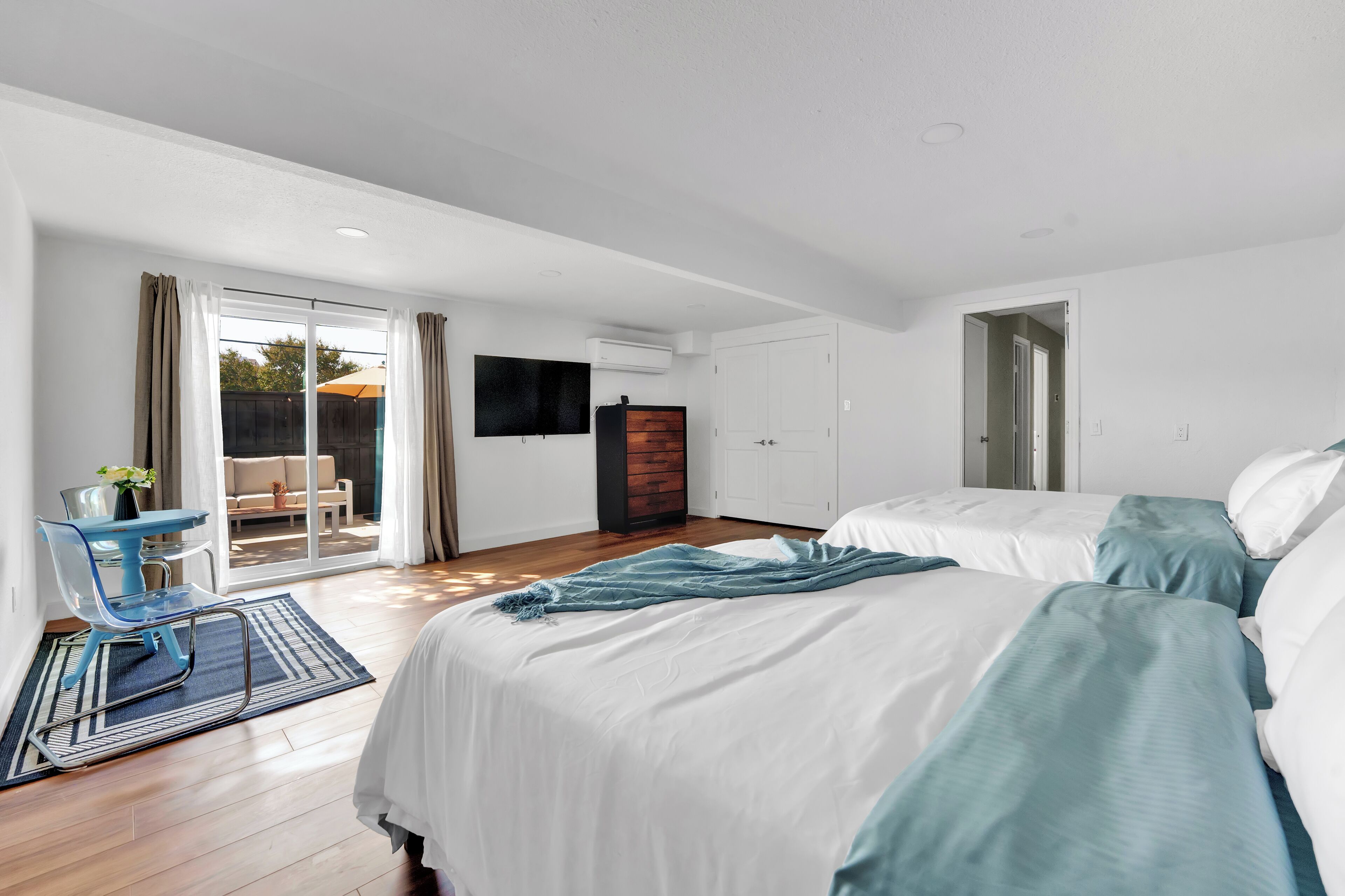 7 bedrooms, iron/ironing board, free WiFi, bed sheets