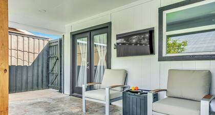 Pickleball & HotTub near FW Stockyards Sleeps 20