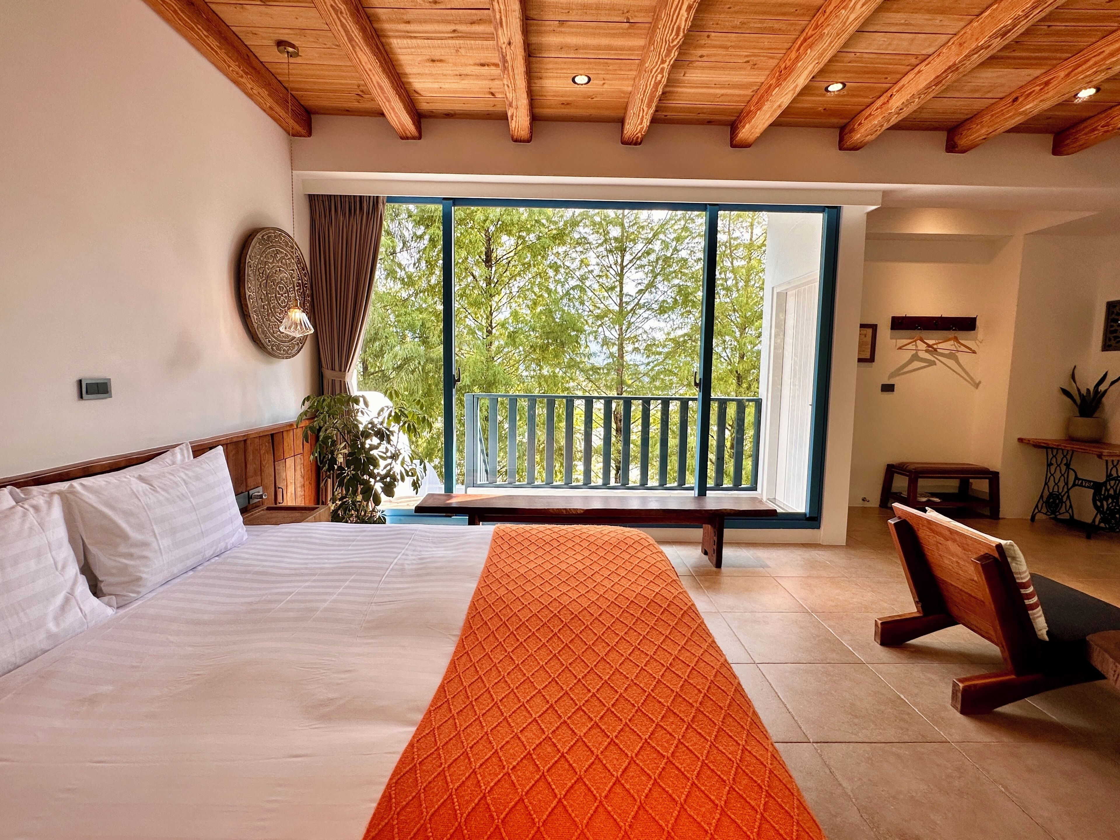 Habitación doble estándar, balcón, vista al jardín | Cortinas blackout, insonorización y wifi gratis 