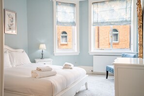 2 chambres, fer et planche à repasser, accès à Internet