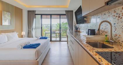 1BR Condo Pool 5min Walk to Beach C131