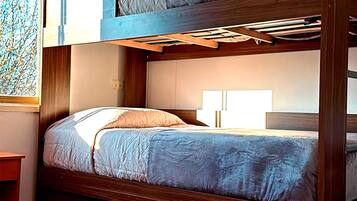 1 habitación y ropa de cama