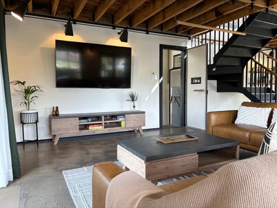 The Podium - Oatlands Accommodation - Tasmanian Cottage