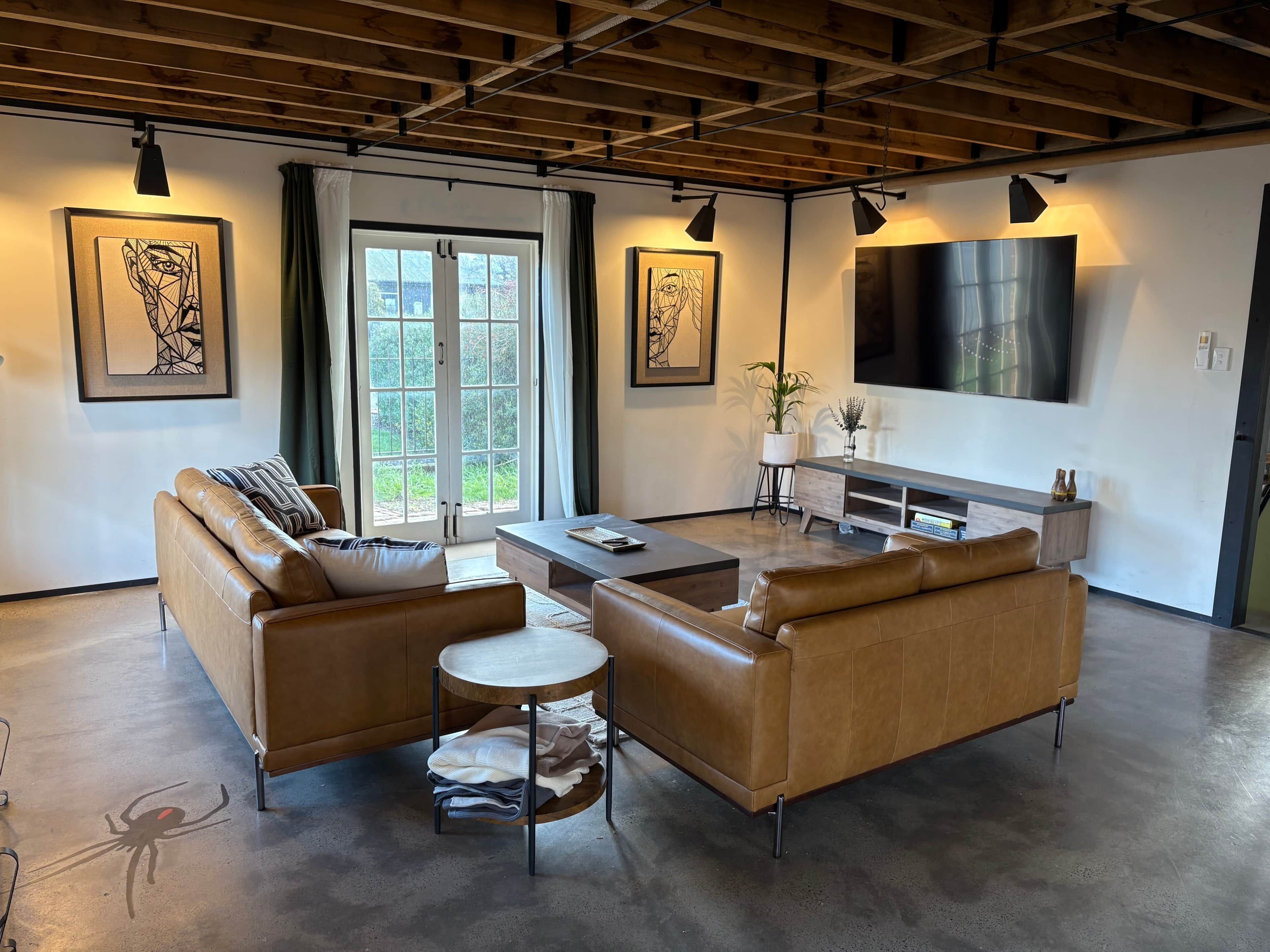 Televisión, chimenea