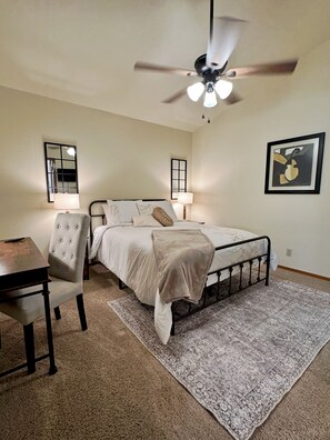 2 bedrooms, iron/ironing board, WiFi