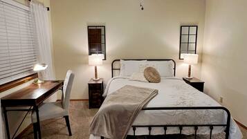 2 bedrooms, iron/ironing board, WiFi