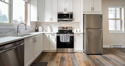 Modern luxury 3bedroom 3 bath with huge patio