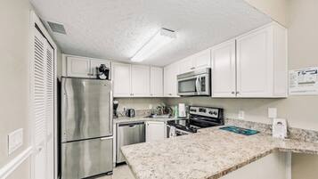 MikrovÄgsugn, ugn, spishÀll och diskmaskin