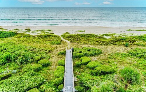 What is missing from this Oceanside vacation  paradise?“YOU”