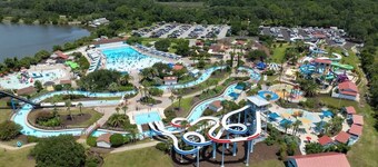 The Lily Pad - Walk to Beach