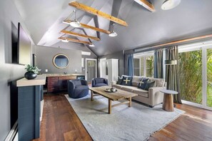 Smart TV, fireplace, video games, DVD player - KPT | The Salt Pine House (House Only) (Kennebunkport)