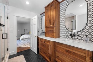 Hair dryer, towels - KPT | The Salt Pine House (House Only) (Kennebunkport)