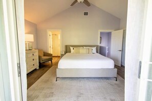 Ferros/tábuas de passar roupa, Wi-Fi de cortesia, roupa de cama