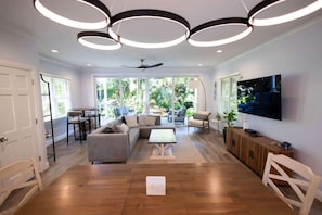 Smart TV, offices - Fairway Oasis (Key West)