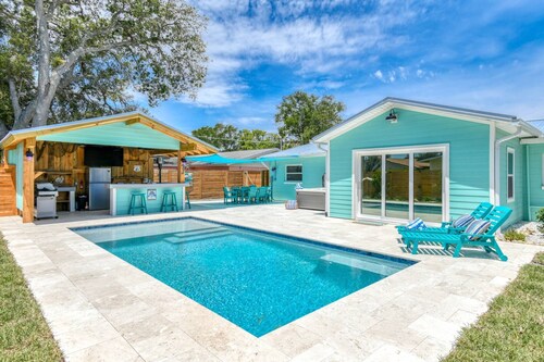 Brand New Remodel! Pool, Hot Tub, Tiki Bar, Fenced Yard, 1.5 Miles to Beach, $300 in Free Tickets!