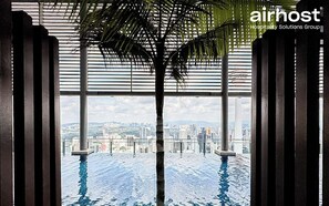 2 outdoor pools