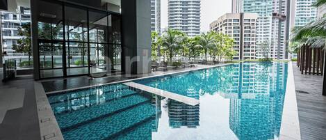 2 outdoor pools