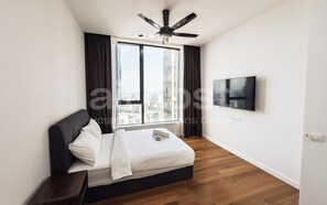 Condo Deluxe, cuisine, vue sur la ville | Accès au Wi-Fi (inclus)