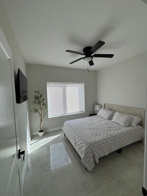 3 bedrooms, iron/ironing board, WiFi, bed sheets