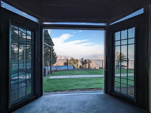 Luxury 7 Room Private Villa near Shimla