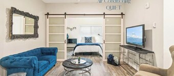 Cozy 1-bedroom apartment Top Floor Tacoma with AC