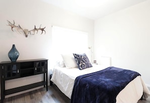 1 bedroom, WiFi - Cozy 1-bedroom apartment Top Floor Tacoma with AC (Tacoma)