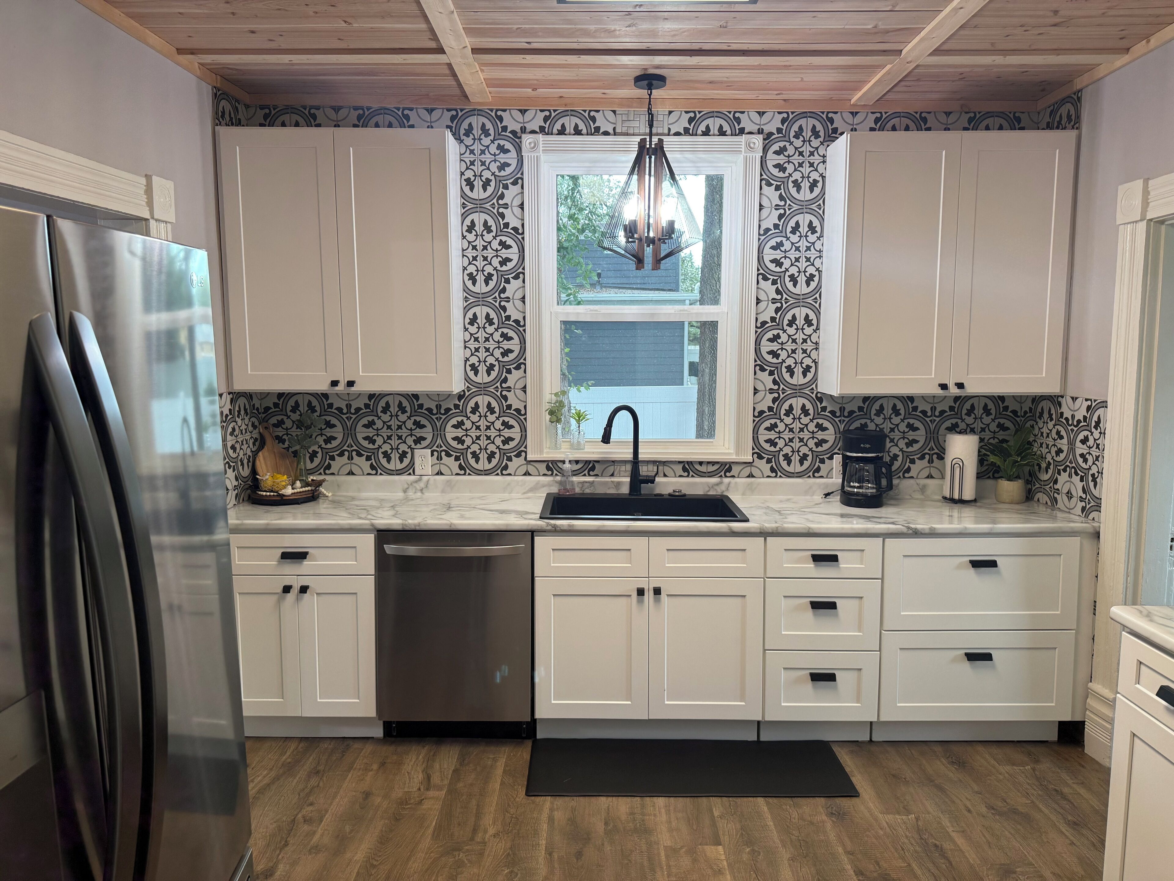 Microondas, horno, parrilla de estufa y lavavajillas 