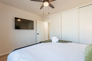 4 habitaciones, tabla de planchar con plancha, wifi y ropa de cama