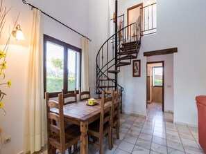 House | Dining - Pet-friendly Ibipozo Home With Pool (Pozo Alcon)