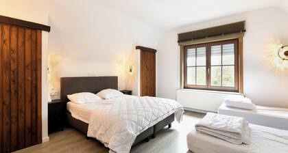 Top-Küstenvilla mit strandnaher Lage