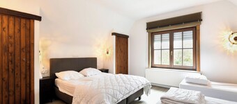 Top-Küstenvilla mit strandnaher Lage