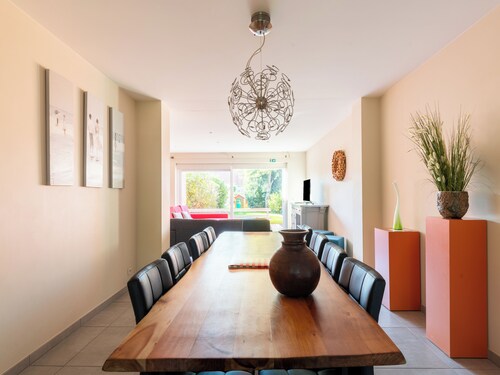 Spacious town house at canal with garden