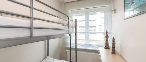 3 bedrooms, Internet