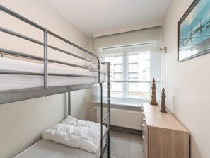 3 عدّة غرف نوم وخدمة الإنترنت