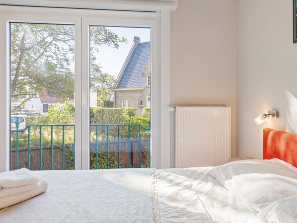 3 bedrooms, Internet