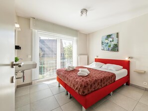 3 bedrooms, Internet