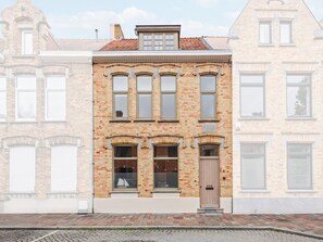 Außenseite Ferienhaus [Sommer]