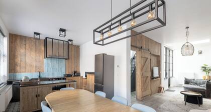 Stylish town house in heart of the city centre