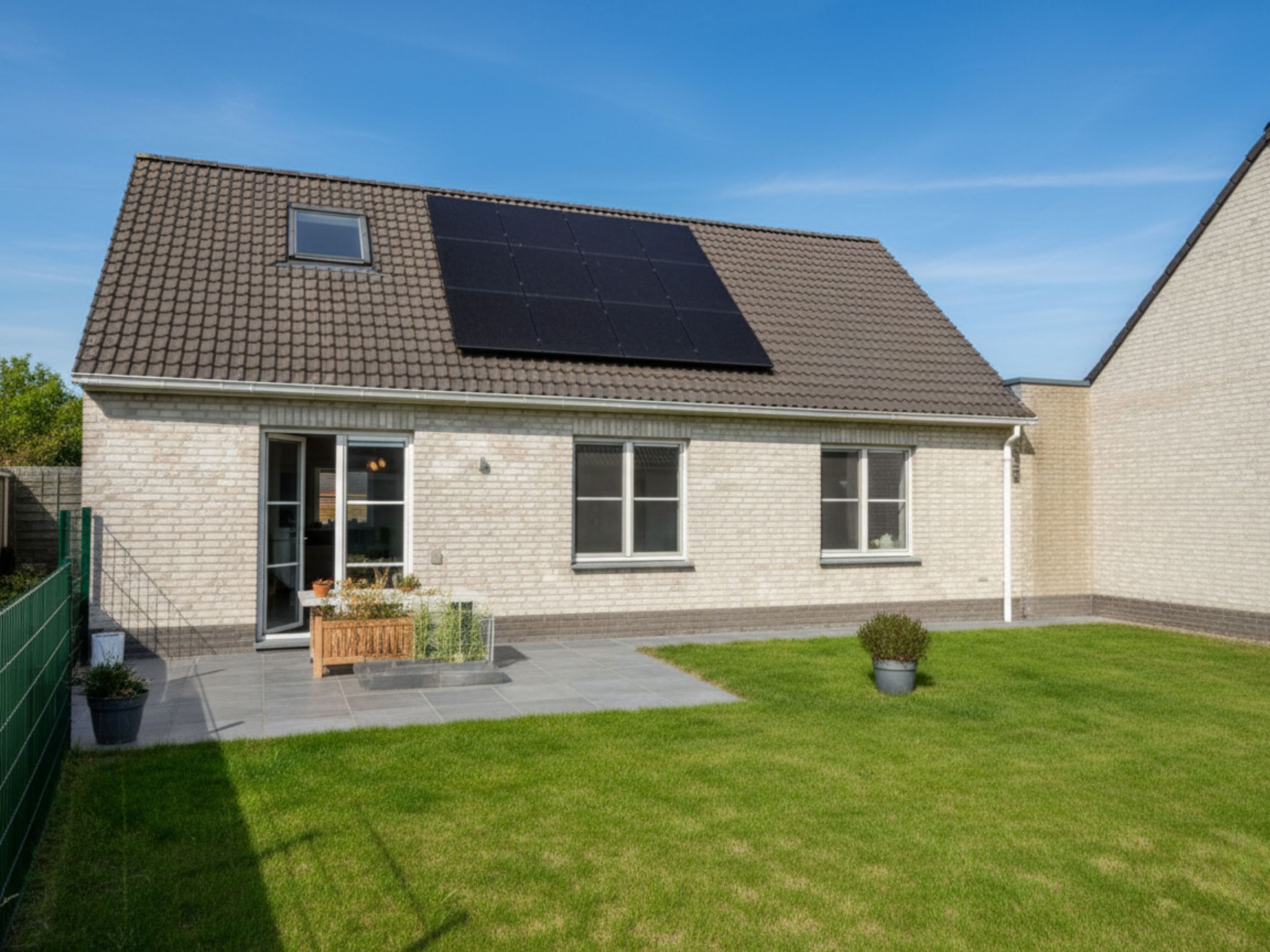 Außenseite Ferienhaus [Sommer]