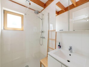 Shower, hair dryer - Beautiful holiday home in park in Koksijde (Koksijde)