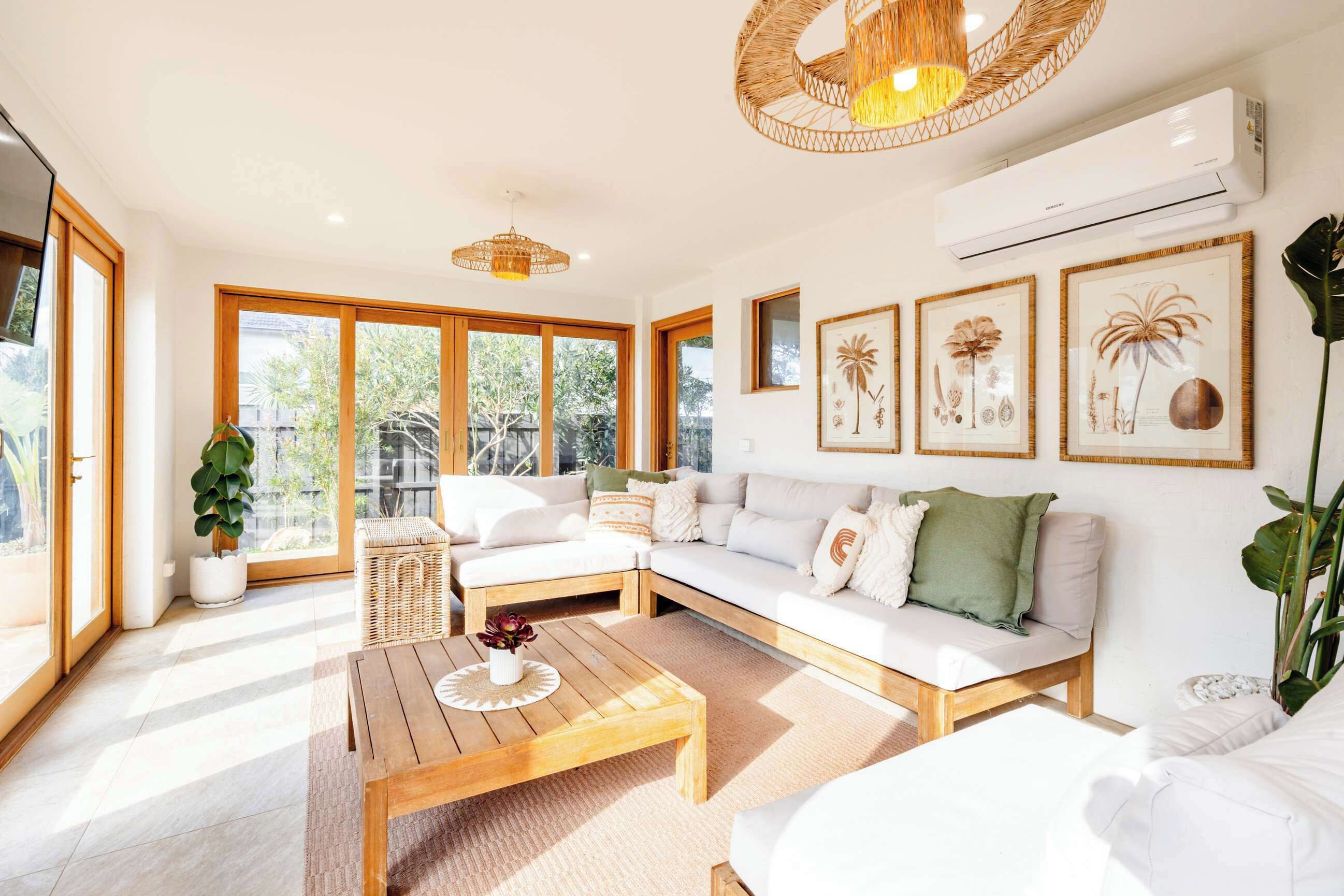 TV, peis og kontorer