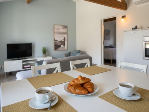 Lovingly furnished holiday home near the sea