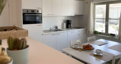 Lovingly furnished holiday home near the sea