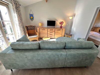 Komfortables Ferienhaus im Park am Meer