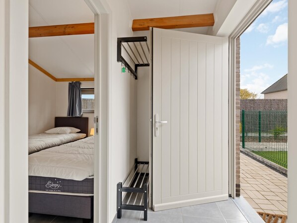 2 bedrooms, internet