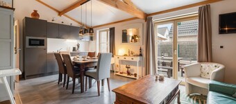 Stylishly furnished holiday home near the sea
